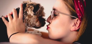 Begrijpen honden het als wij ze een kus geven?